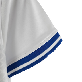 Camisa Seleção do Brasil Edição Especial 22/23 - Torcedor Nike Feminina - Branca com detalhes em azul