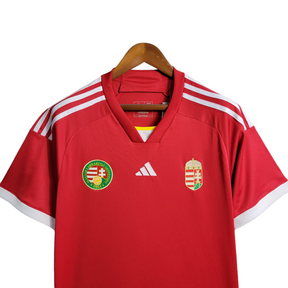Camisa Seleção Hungria Edição Especial 22/23 - Torcedor Adidas Masculina - Vermelha com detalhes em branco