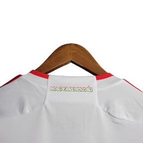 Camisa Seleção Hungria Edição Especial 22/23 - Torcedor Adidas Masculina - Branca com detalhes em vermelho e verde