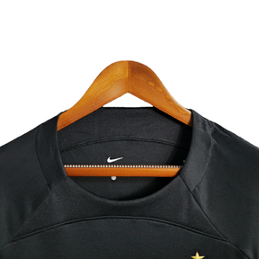 Camisa Red Bull New York Edição Especial 23/24 - Torcedor Nike Masculina - Preta com detalhes em dourado