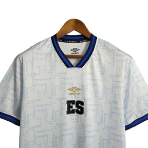Camisa El Salvador II 23/24 - Torcedor Umbro Masculina - Branca com detalhes em azul e dourado