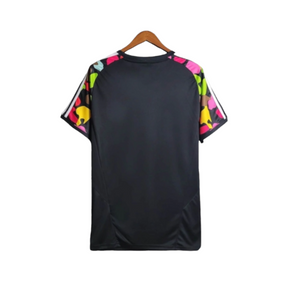 Camisa Arsenal Treino Edição Especial 24/25 - Torcedor Adidas Masculina - Preta com detalhes multicoloridas