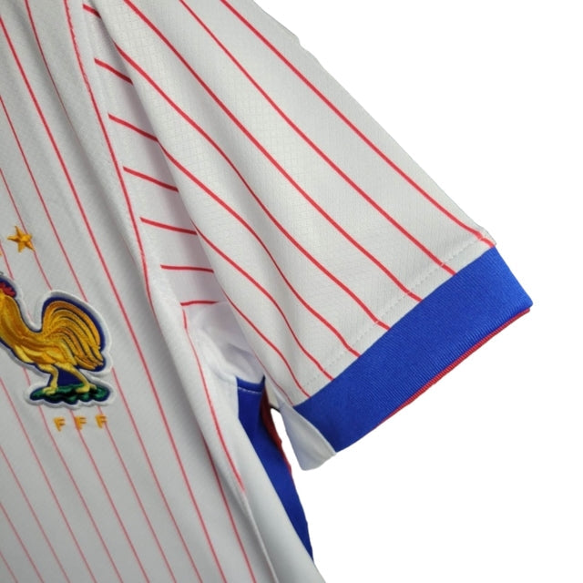 Camisa Seleção da França II 24/25 - Torcedor Nike Feminina - Branca com detalhes em azul e vermelho