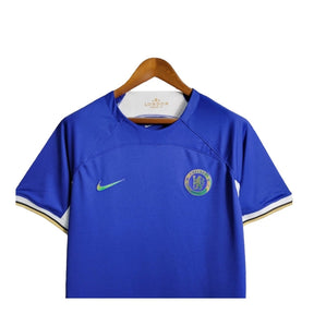 Camisa Chelsea I 23/24 - Torcedor Nike Masculina - Azul com detalhes em branco e dourado