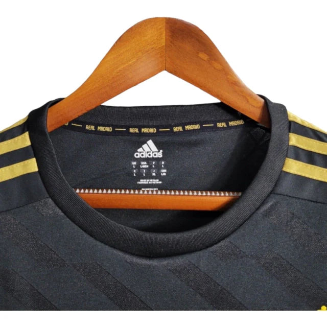 Camisa Retrô Real Madrid II 11/12 manga longa - Masculina Adidas - Preta com detalhes em dourado