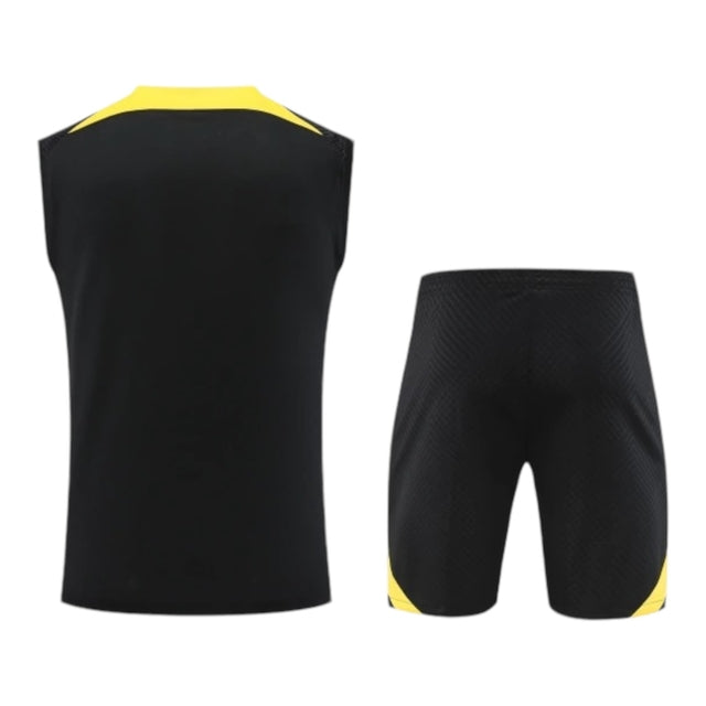Kit Treino adulto - Camisa e Shorts - Paris Saint-Germain Jordan 23/24 - Preto com detalhes em amarelo