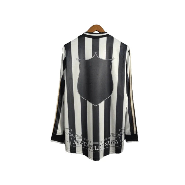 Camisa Retrô Newcastle 1995/1997 manga longa - Adidas Masculina - Preta com listras pretas e detalhes em amarelo