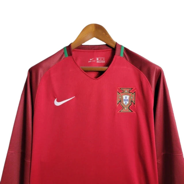 Camisa Retrô Seleção de Portugal I 2016/2017 manga longa - Nike Masculina - Vermelha com detalhes em verde