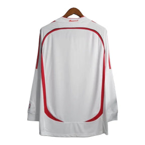 Camisa Retrô AC Milan 2006/2007 manga longa - Masculina Adidas - Branca com detalhes em preto e vermelho