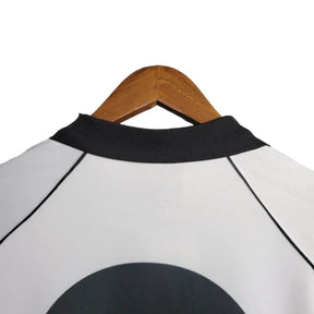 Camisa Retrô Juventus I 1997/1998 manga longa - Masculina Kappa - Preta e branca