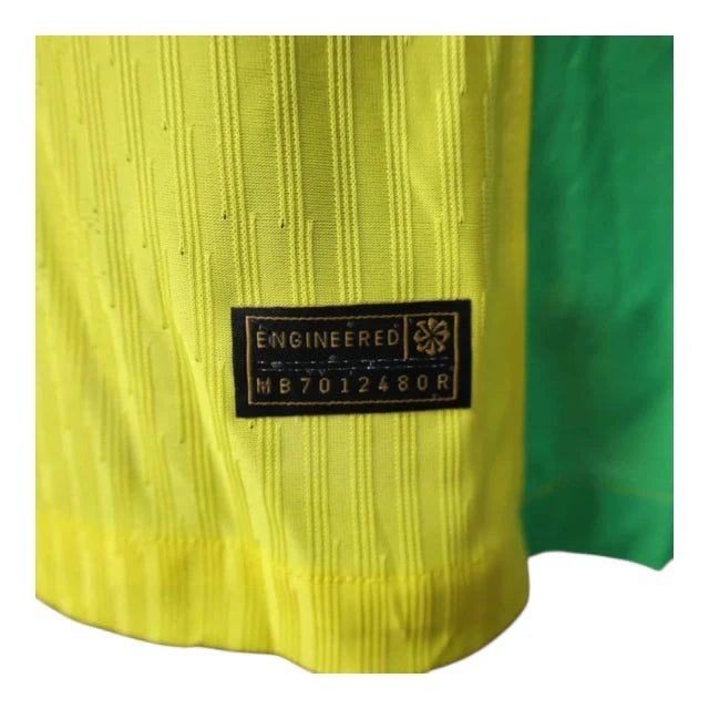 Camisa Seleção Brasileira I 25/26 manga longa - Jogador Nike Masculina - Amarela com detalhes em azul e verde